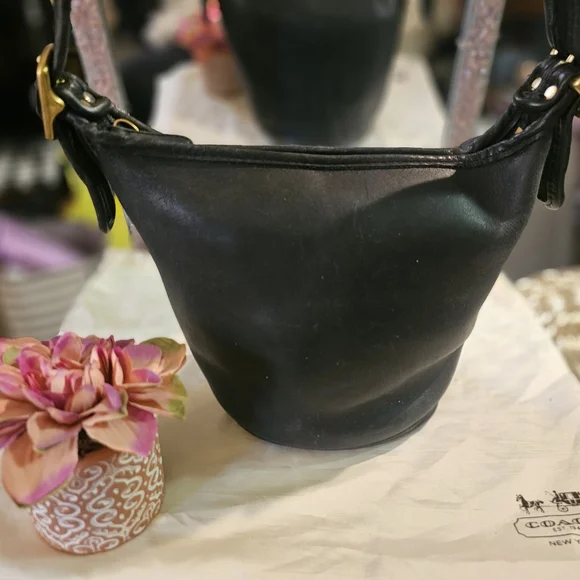 Vintage Maggie Duffle Coach Purse - Picture 6 of 8